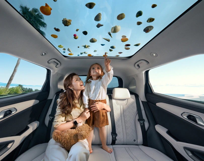 ATTO 2 DM-i Interior -Panoramic roof