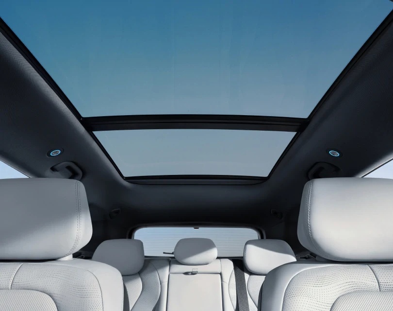 SEAL 6 DM-i Interior - Panoramic roof
